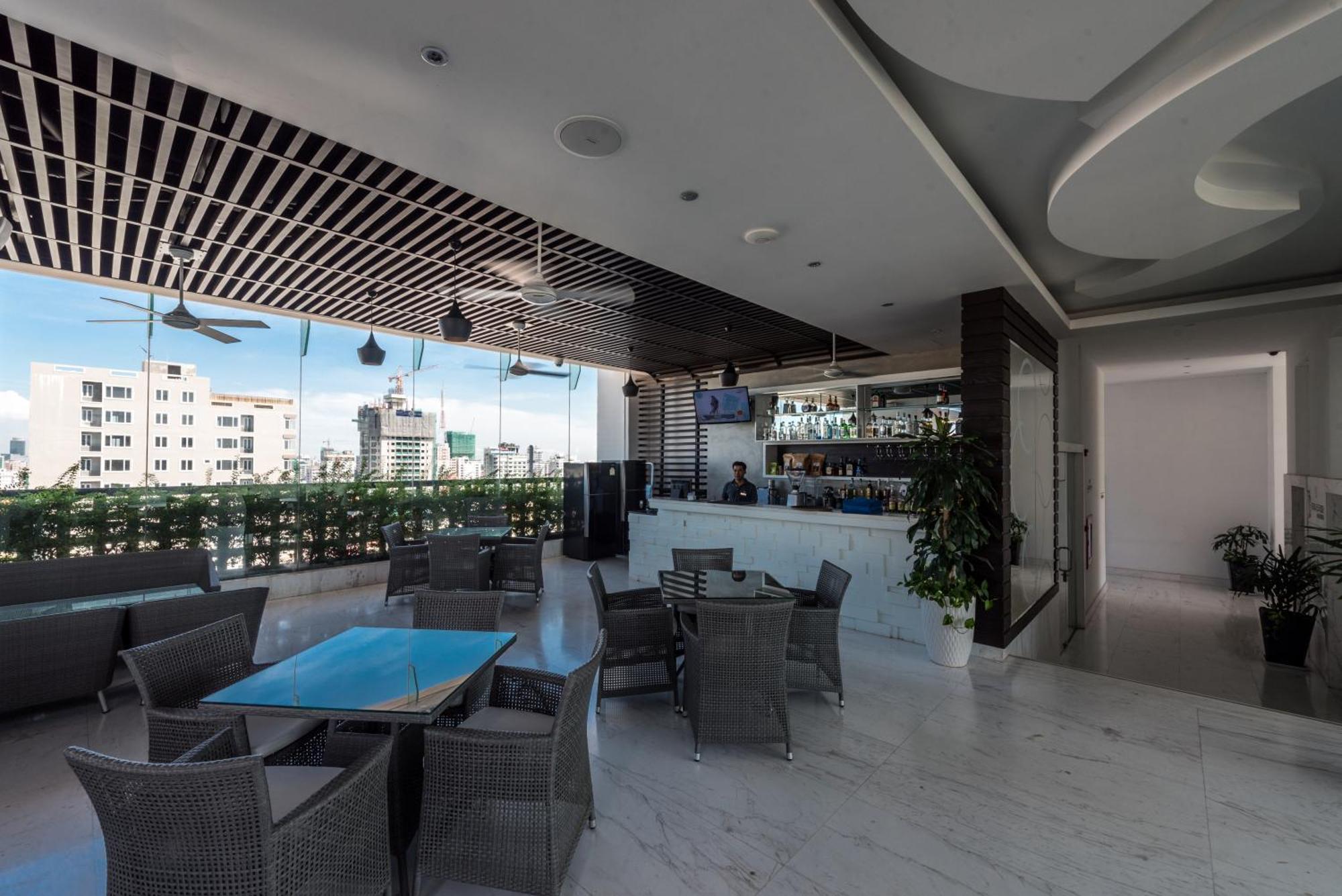 Naki Suites @ Silvertown Phnom Pen Exterior foto